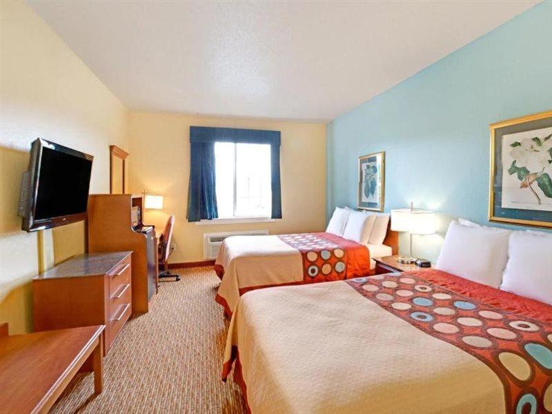 Super 8 By Wyndham Salisbury Hotell Eksteriør bilde