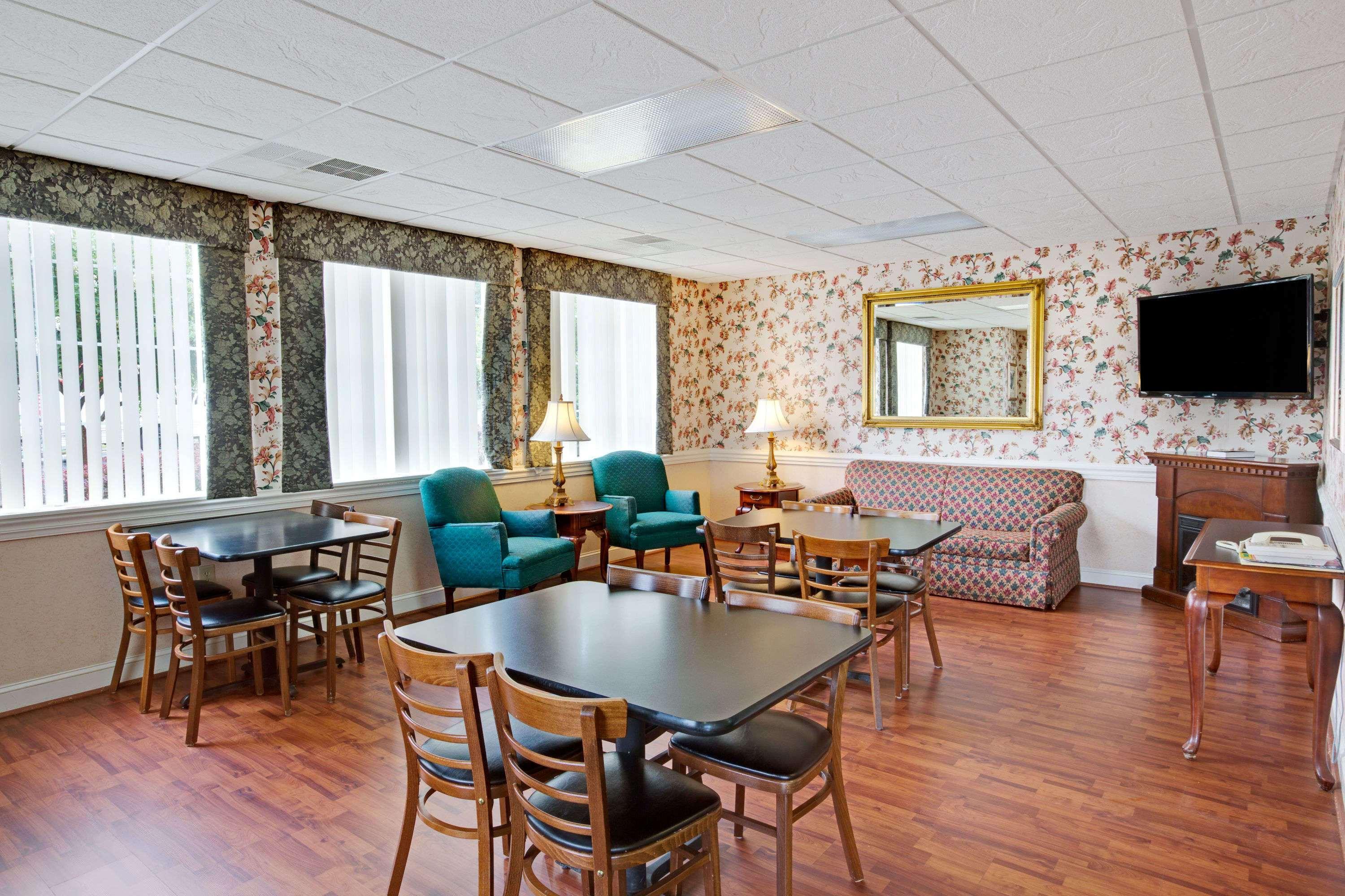 Super 8 By Wyndham Salisbury Hotell Eksteriør bilde